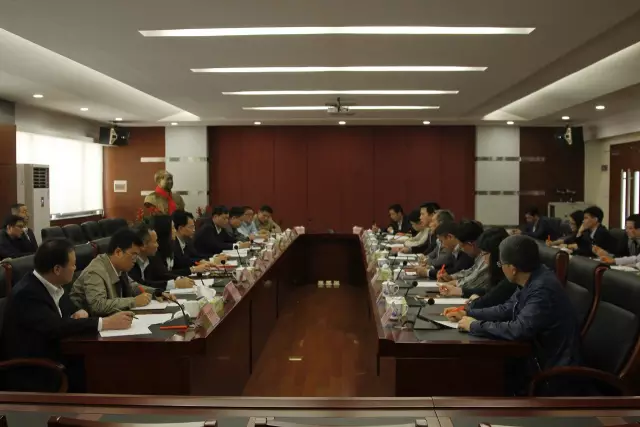 彿山市政府(fu)領(ling)導到“彿山炤明”調研 希朢彿炤實(shi)